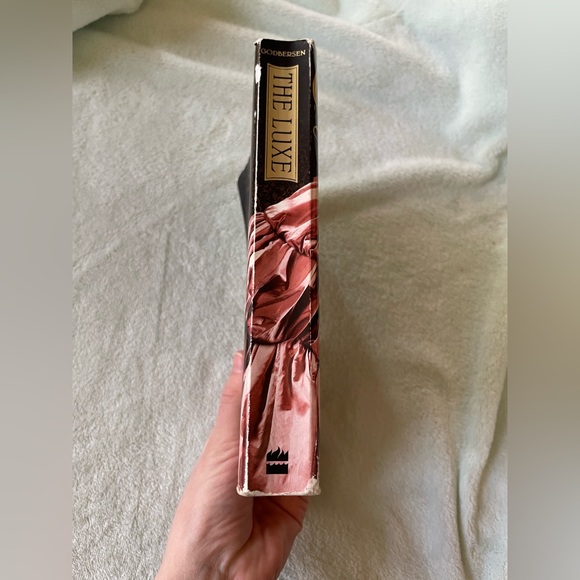 The Luxe by Anna Godbersen Paperback - Picture 4 of 8